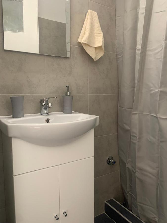 Petra'S House Apartment Florina Bagian luar foto